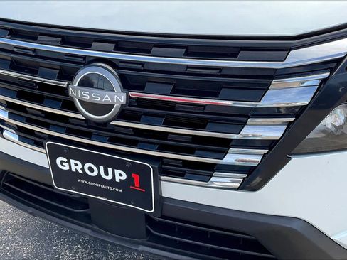 Used 2024 Nissan Rogue SV image 28