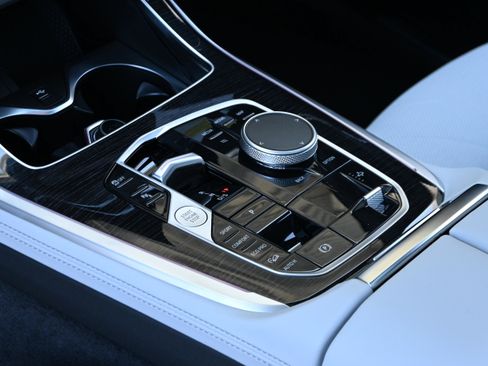 Used 2026 BMW X7 M60i AWD/4WD image 23