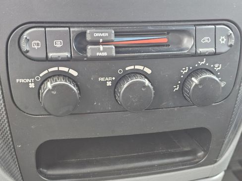 Used 2006 Dodge Grand Caravan SXT FWD image 29