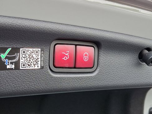 Certified 2026 Mercedes-Benz C 300 4MATIC Sedan image 29