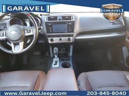 Used 2017 Subaru Outback 3.6R Touring image 3