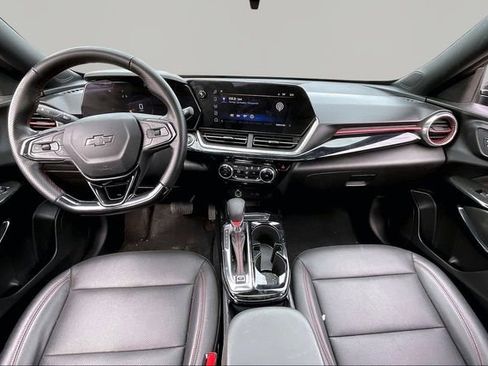 Used 2024 Chevrolet Trax RS w/ Sunroof Package image 7