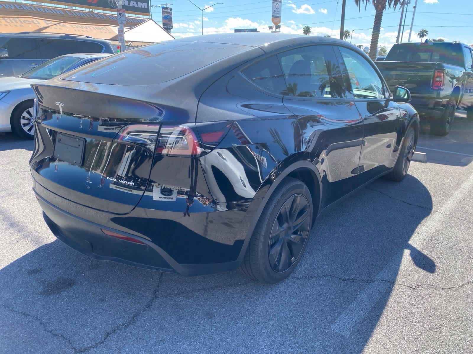 Used 2025 Tesla Model Y Long Range AWD/4WD image 6