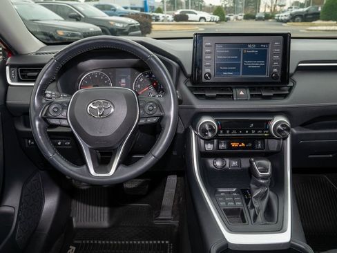 Used 2019 Toyota RAV4 XLE image 7