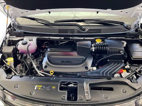 New 2027 Chrysler Pacifica Limited w/ S Appearance Package FWD image 7