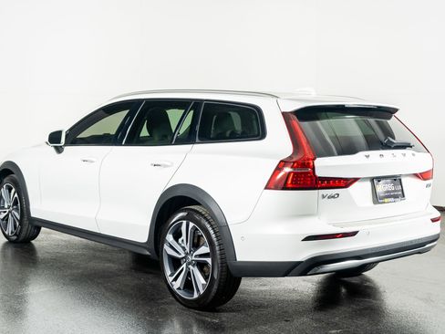 Used 2026 Volvo V60 B5 Cross Country Plus w/ Protection Package Premier image 14