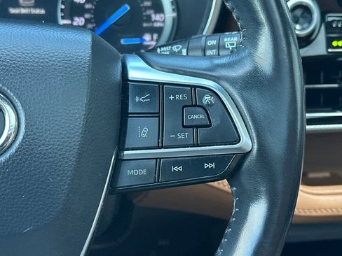 Used 2021 Toyota Highlander Platinum image 28