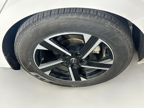 Used 2024 Nissan Sentra SV image 11