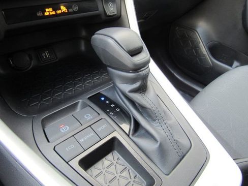 Used 2025 Toyota RAV4 XLE image 48