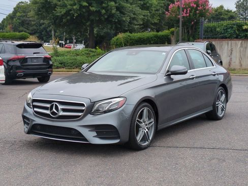Used 2017 Mercedes-Benz E 300 4MATIC image 7