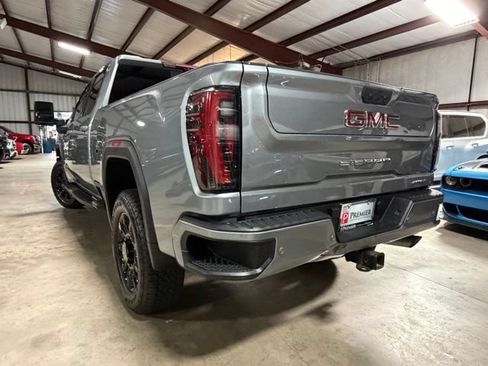 Used 2024 GMC Sierra 2500 AT4 w/ Technology Package AWD/4WD image 8