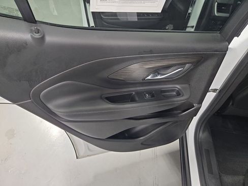 Used 2024 GMC Terrain SLT image 22