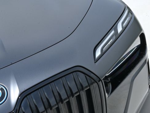 Certified 2023 BMW i7 xDrive60 AWD/4WD image 10