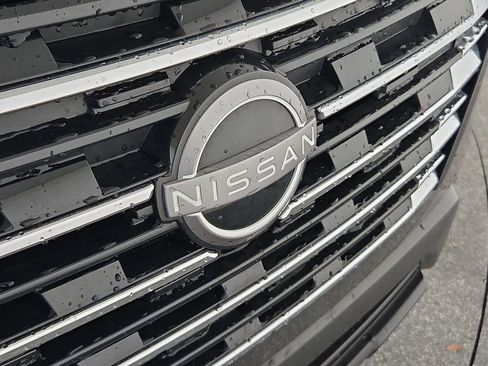 Used 2025 Nissan Rogue SV image 36