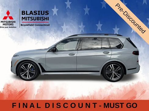 Used 2025 BMW X7 M60i w/ Climate Comfort Package AWD/4WD image 4