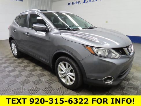 Used 2017 Nissan Rogue Sport SV w/ SV Premium Package AWD/4WD image 3