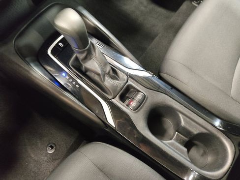 Used 2021 Toyota Corolla LE image 26