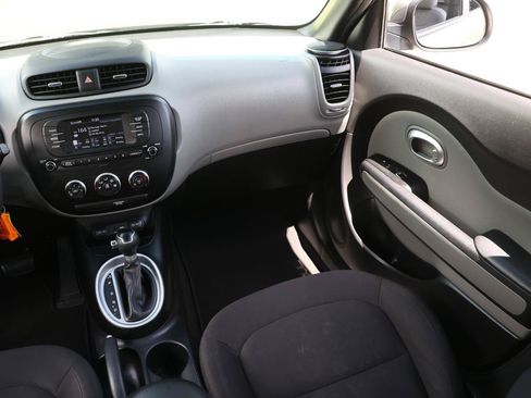 Used 2018 Kia Soul FWD image 22