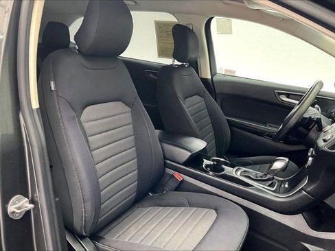 Used 2016 Ford Edge SE image 6