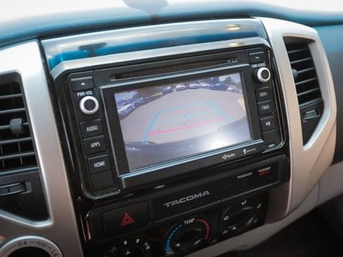 Used 2015 Toyota Tacoma 4x4 Double Cab w/ TRD Sport Package image 26