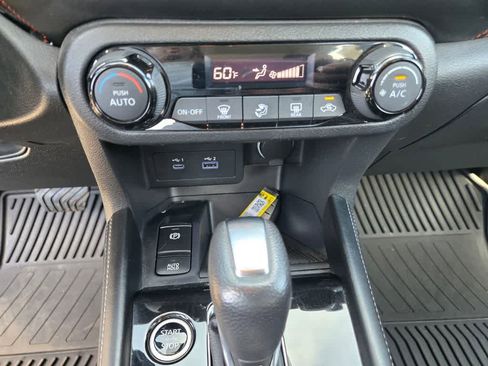Used 2021 Nissan Kicks SR image 16