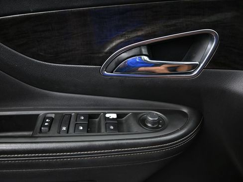 Used 2015 Buick Encore FWD image 21