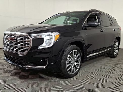 Used 2023 GMC Terrain Denali w/ Denali Premium Package AWD/4WD image 6