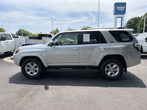 Used 2024 Toyota 4Runner SR5 Premium w/ Moonroof Package RWD image 6