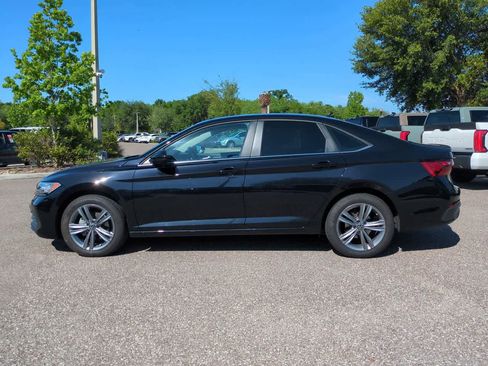 Used 2024 Volkswagen Jetta SE w/ Panoramic Sunroof Package FWD image 3