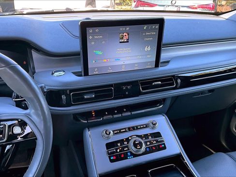 Used 2021 Lincoln Aviator Reserve w/ Equipment Group 201A image 6