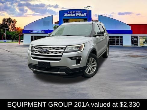Used 2018 Ford Explorer XLT w/ Equipment Group 201A AWD/4WD image 2