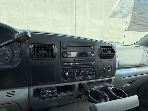 Used 2006 Ford F250 XL image 8