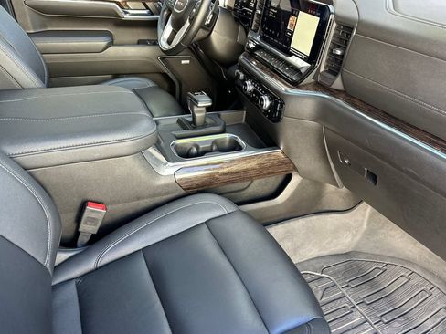 Used 2024 GMC Sierra 1500 Elevation w/ Elevation Premium Package AWD/4WD image 15