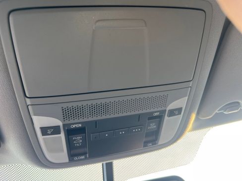 Used 2016 Acura TLX image 36