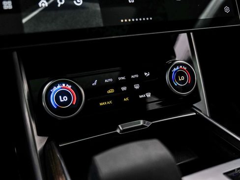 Used 2023 Land Rover Range Rover SE image 58