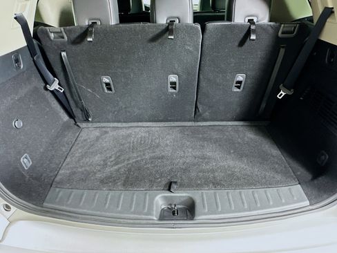 Used 2023 Nissan Pathfinder SL w/ Black Appearance Package image 30