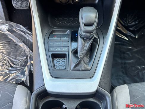 Certified 2021 Toyota RAV4 XLE w/ Convenience Package AWD/4WD image 30