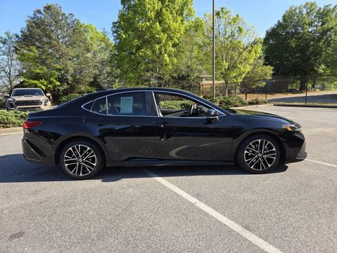 Used 2025 Toyota Camry XLE image 5