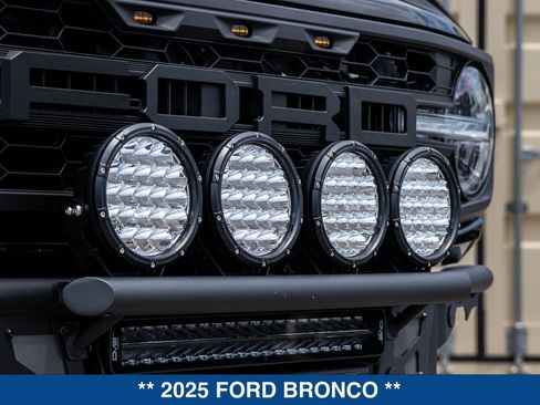 Used 2025 Ford Bronco Badlands AWD/4WD image 15