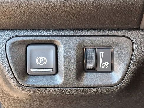 Certified 2023 GMC Acadia SLE w/ Driver Convenience Package image 18