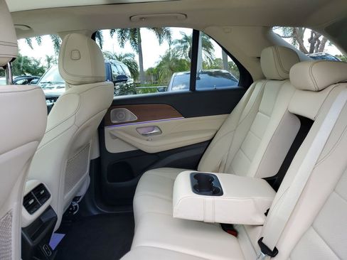 Used 2022 Mercedes-Benz GLE 350 w/ Premium Package image 11