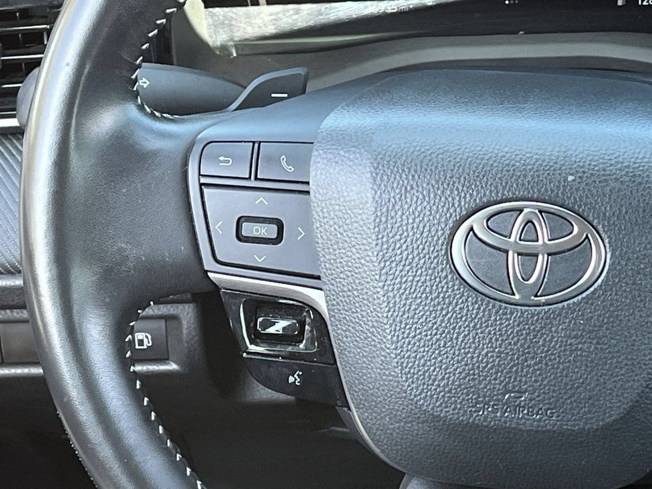 Used 2025 Toyota Camry SE FWD image 12