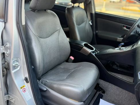 Used 2012 Toyota Prius Three w/ Solar Roof Pkg FWD image 54