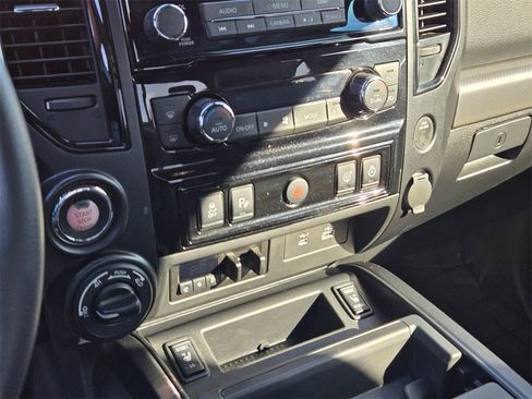Used 2024 Nissan Titan PRO-4X w/ Pro-4x Convenience Package image 7