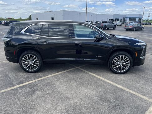 Used 2025 Buick Enclave Avenir w/ Super Cruise Package AWD/4WD image 7