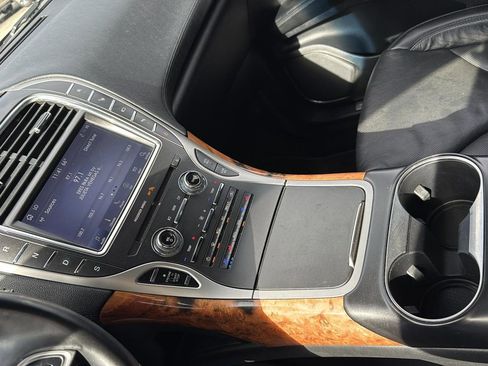 Used 2020 Lincoln Nautilus Reserve w/ Equipment Group 201A image 21