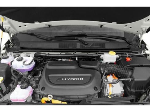 Used 2023 Chrysler Pacifica Pinnacle FWD image 12