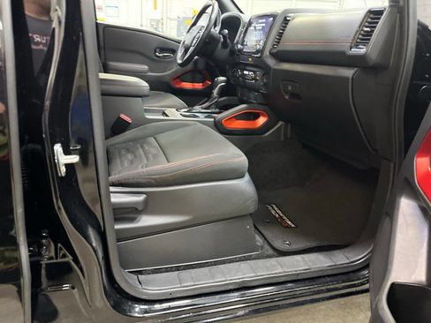 Used 2024 Nissan Frontier PRO-4X AWD/4WD image 32