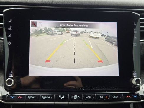 Used 2022 Jeep Wagoneer Series III w/ Premium Group I AWD/4WD image 19