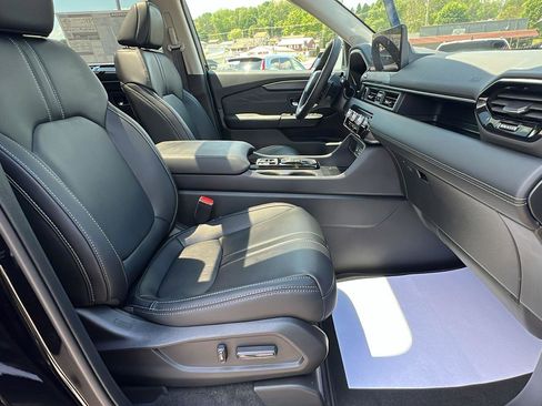 New 2026 Honda Pilot Touring image 13